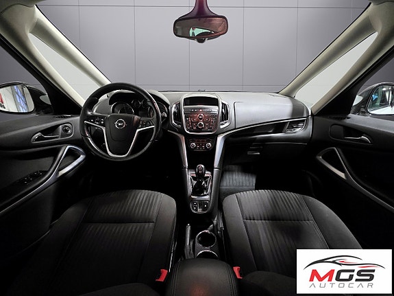 Opel Zafira Tourer 10 of 30