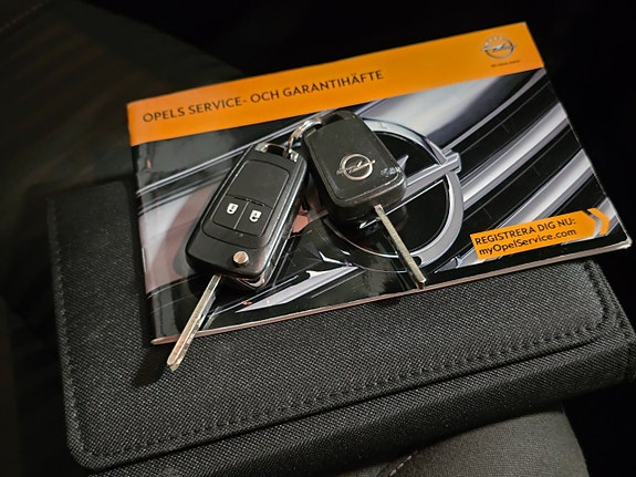 Opel Zafira Tourer 27 of 30