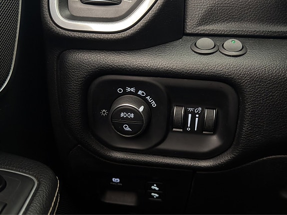 Dodge RAM 1500 14 of 30