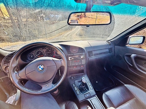 BMW 318i 8 of 8