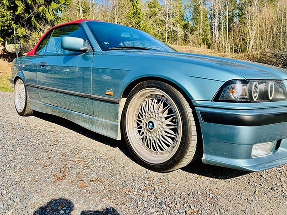 BMW 318i 5 of 5