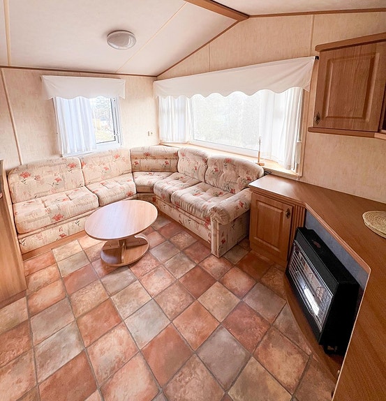 Willerby Begagnad villavagn Jupiter inkl ny altan på Almöns camping -Plats 1031C 3 of 11