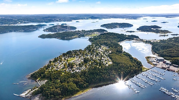 Willerby Begagnad villavagn Jupiter inkl ny altan på Almöns camping -Plats 1031C 2 of 11