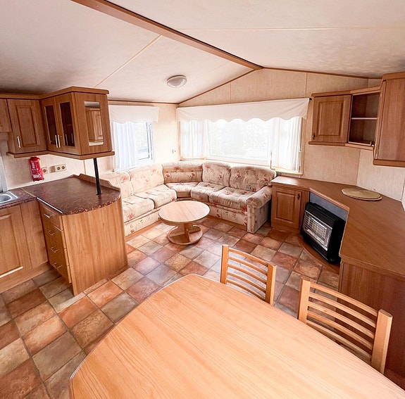 Willerby Begagnad villavagn Jupiter inkl ny altan på Almöns camping -Plats 1031C 4 of 11
