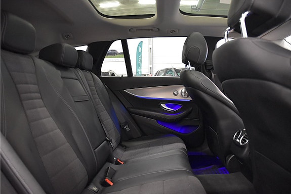 Mercedes-Benz E220 14 of 23