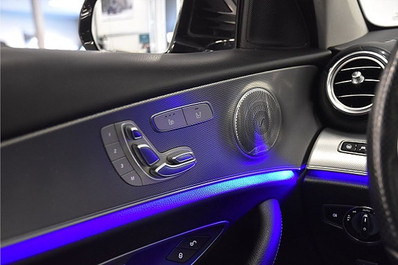 Mercedes-Benz E220 16 of 23