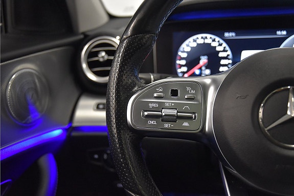 Mercedes-Benz E220 10 of 23