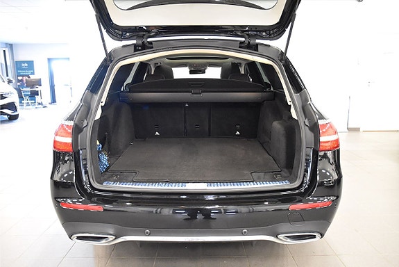 Mercedes-Benz E220 23 of 23