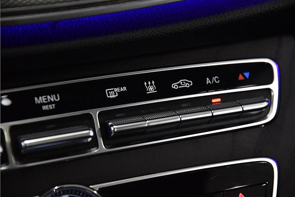 Mercedes-Benz E220 18 of 23