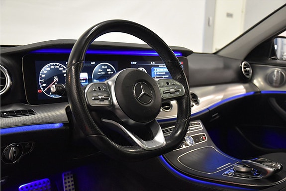Mercedes-Benz E220 8 of 23