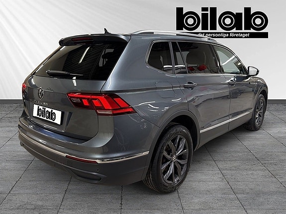 Volkswagen Tiguan Allspace 4 of 5