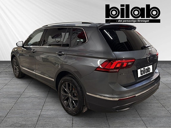 Volkswagen Tiguan Allspace 3 of 5
