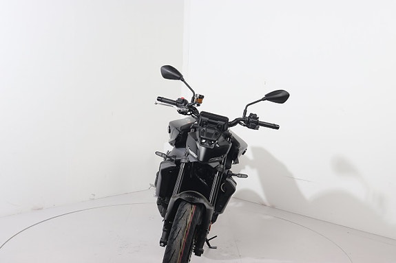 Yamaha MT-09 Y-AMT 3 of 5