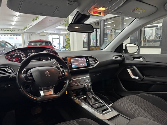 Peugeot 308 15 of 21