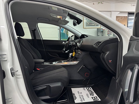 Peugeot 308 9 of 21
