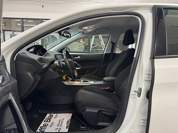 Peugeot 308 17 of 21