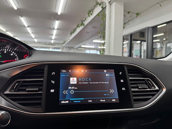 Peugeot 308 18 of 21