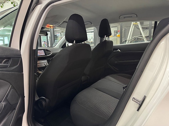 Peugeot 308 14 of 21