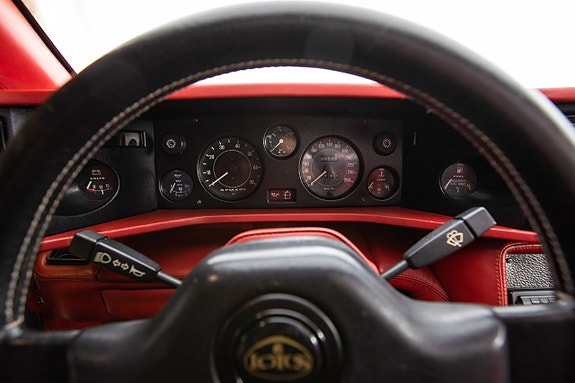 Lotus Esprit 17 of 30
