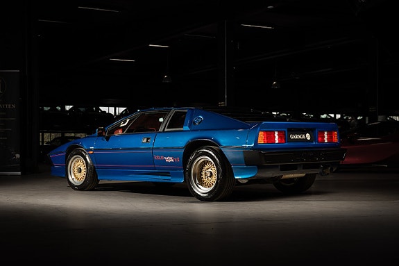 Lotus Esprit 4 of 5