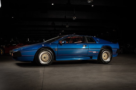 Lotus Esprit 3 of 5