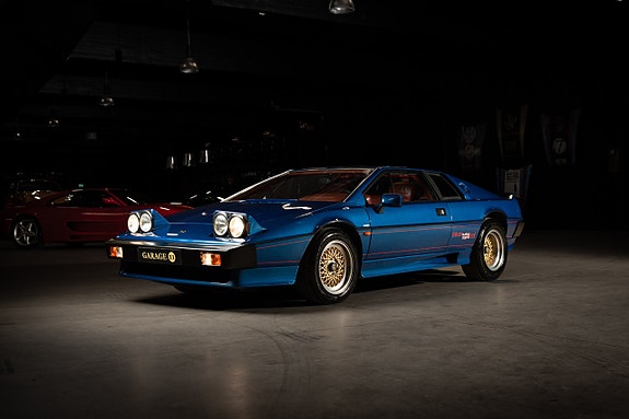 Lotus Esprit 2 of 5
