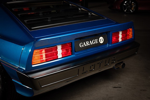 Lotus Esprit 25 of 30