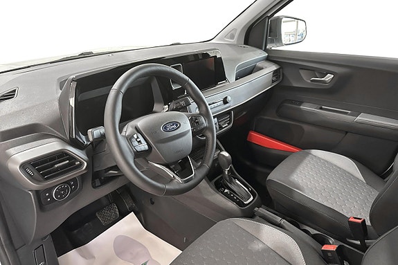 Ford Transit Courier 9 of 12