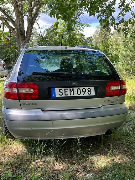 Volvo V40 3 of 5