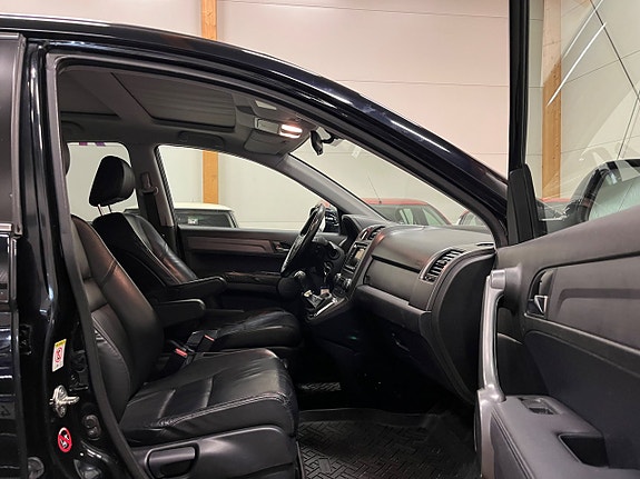 Honda CR-V 8 of 16