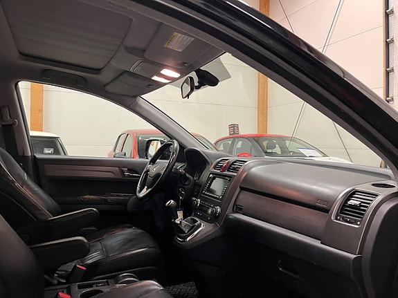 Honda CR-V 9 of 16