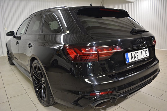 Audi RS4 4 of 5
