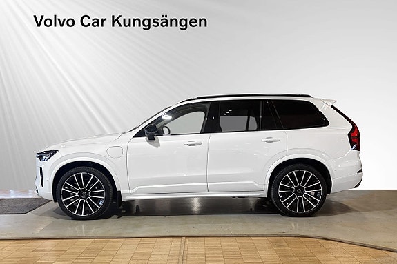 Volvo XC90 3 of 5