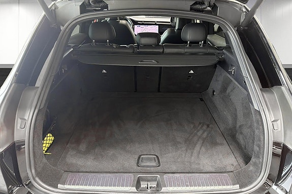 Mercedes-Benz EQE SUV 13 of 16