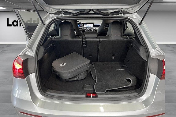 Mercedes-Benz A250 e 14 of 14