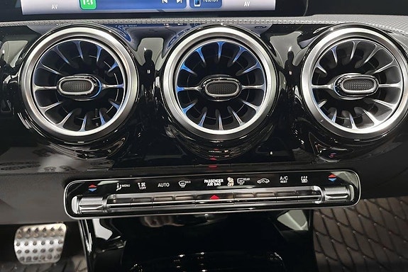 Mercedes-Benz A250 e 13 of 14