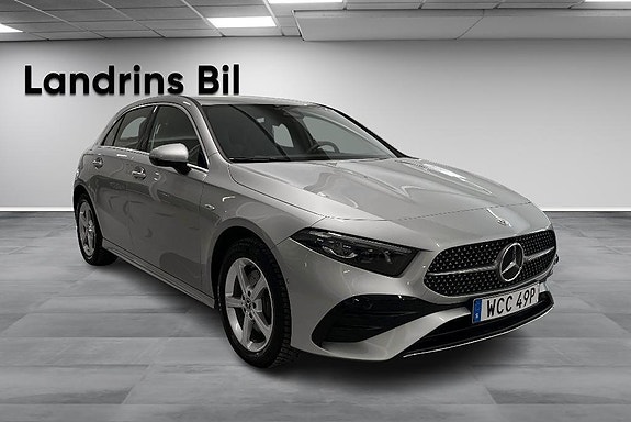Mercedes-Benz A250 e 3 of 5