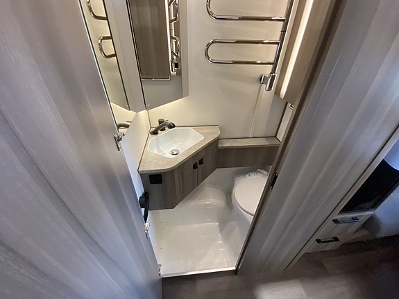 KABE Estate 470 GLE /ALDE /Långbäddar/Stora kylen 14 of 26