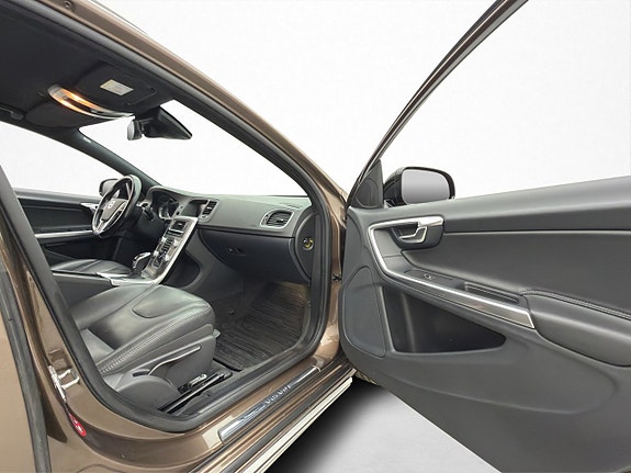 Volvo V60 Cross Country 23 of 30