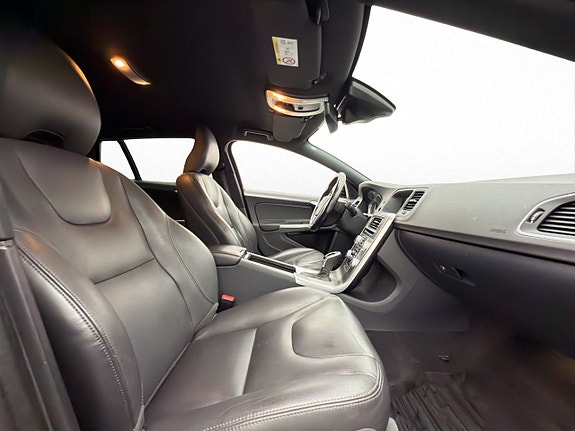 Volvo V60 Cross Country 24 of 30