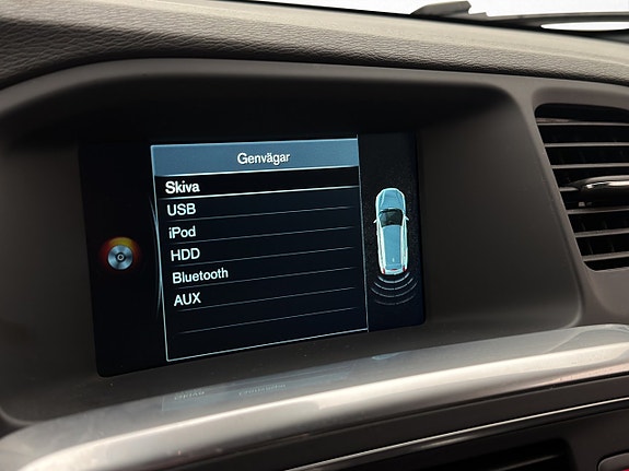 Volvo V60 Cross Country 18 of 30