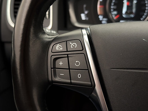 Volvo V60 Cross Country 15 of 30