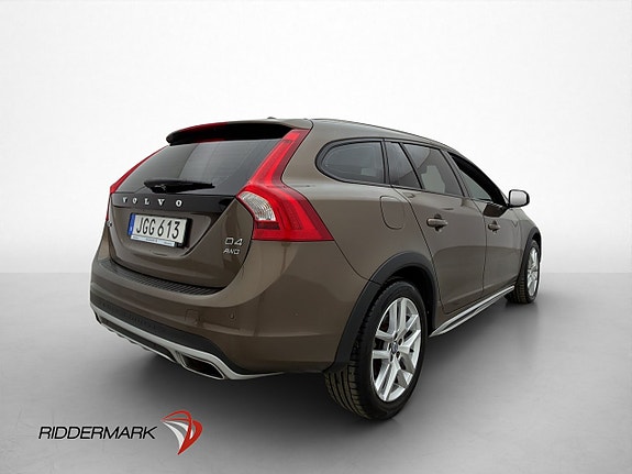 Volvo V60 Cross Country 8 of 30