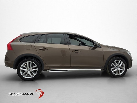 Volvo V60 Cross Country 9 of 30