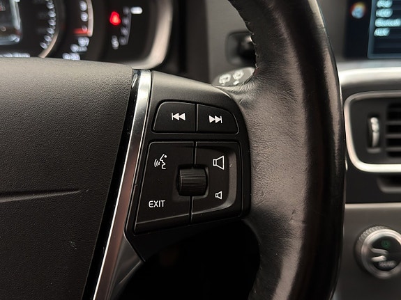 Volvo V60 Cross Country 16 of 30