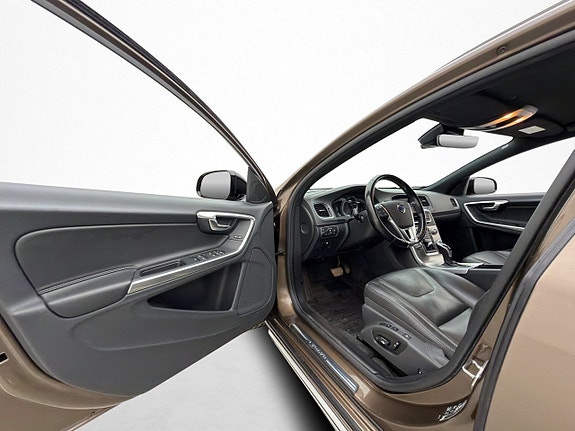 Volvo V60 Cross Country 10 of 30