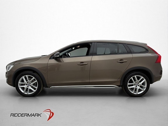 Volvo V60 Cross Country 4 of 5