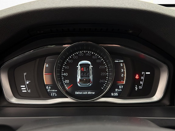 Volvo V60 Cross Country 17 of 30