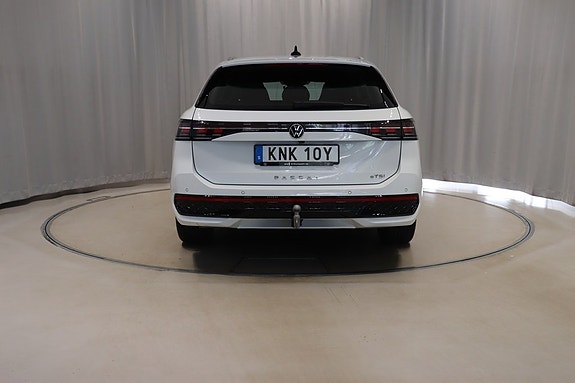 Volkswagen Passat 5 of 5