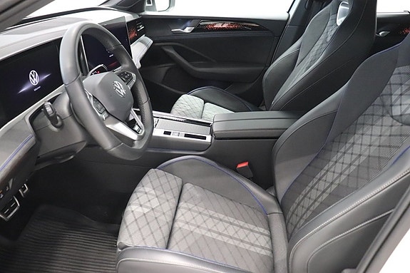 Volkswagen Passat 7 of 11